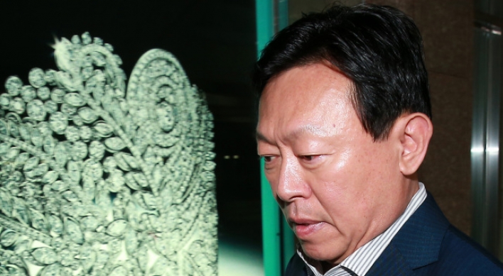 Lotte chairman Shin Dong-bin to be summoned soon