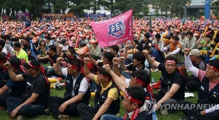 Hyundai Motor's labor unionists approve strike