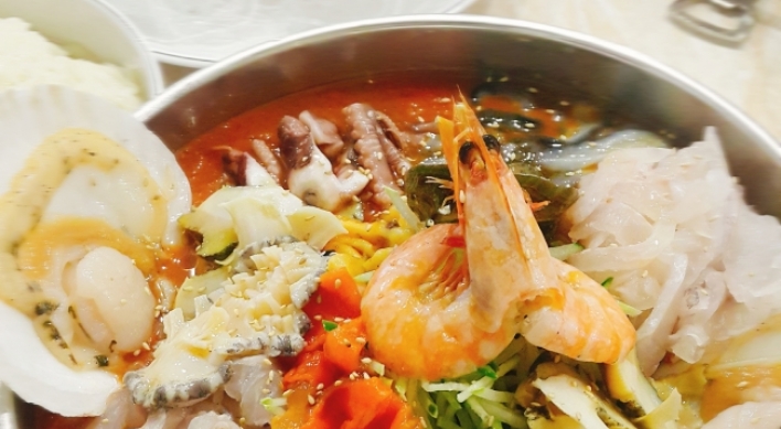 [The Palate] Raw seafood soup, mulhoe