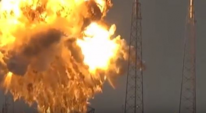 Explosion at SpaceX launch pad destroys rocket, satellite