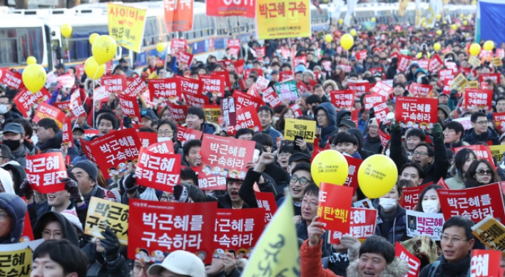 [From the scene] South Koreans celebrate Park’s impeachment in rally