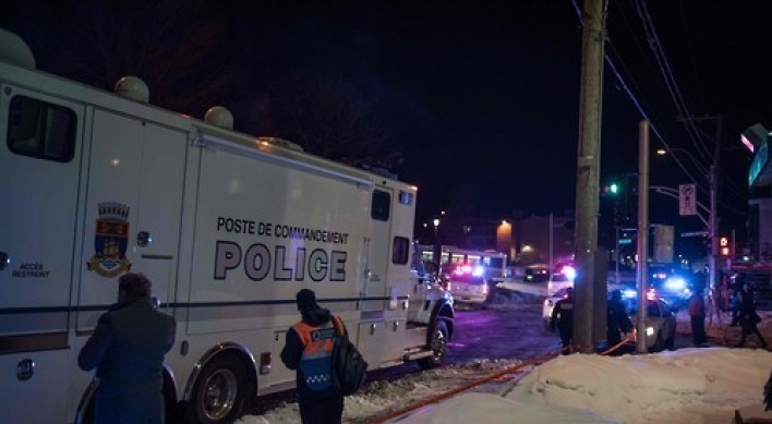 캐나다 이슬람사원 총기난사...신도 수십명 예배중