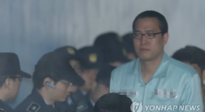 Prison term sought for Hanwha chief's son over assault while intoxicated