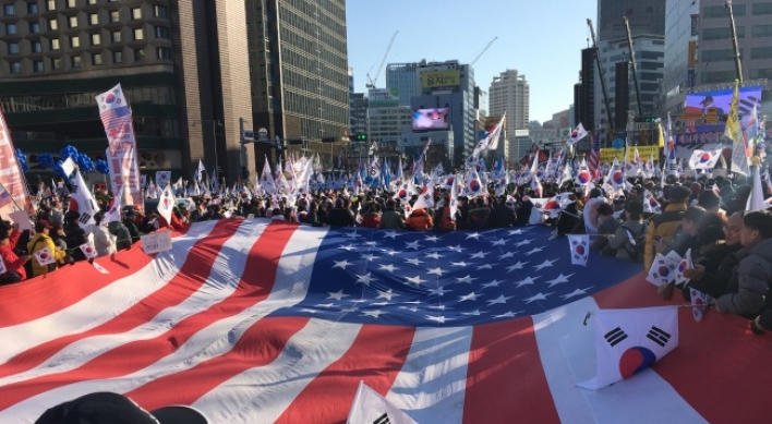 [From the Scene] Why US flags at pro-Park rallies?