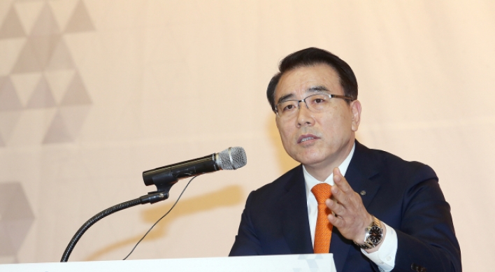 Shinhan Financial chief eyes M&As overseas