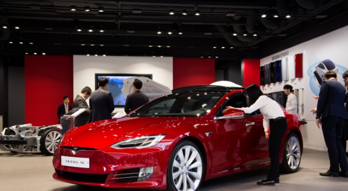 [Newsmaker] Tesla now 2nd-largest US automaker 　