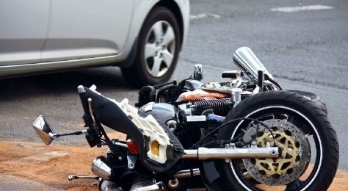 문재인 선거차 충돌 오토바이 운전자 사망