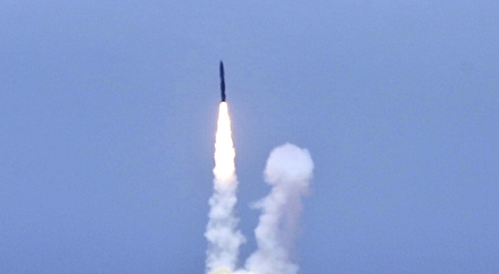 US successfully shoots down incoming missile in first ICBM intercept test