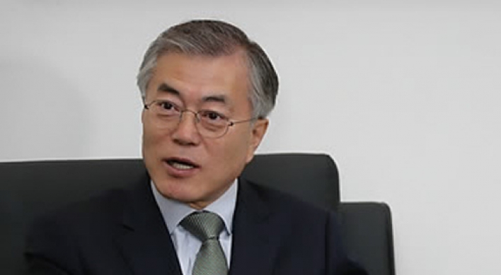 Moon promises to set record straight for heroes, veterans