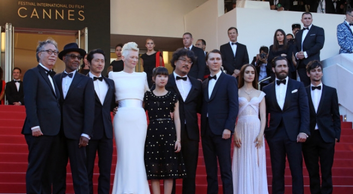 ‘Okja’ stars Tilda Swinton, Steven Yeun to visit Korea despite Netflix controversy