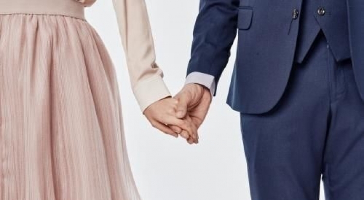 Koreans' average marriage age rises: report