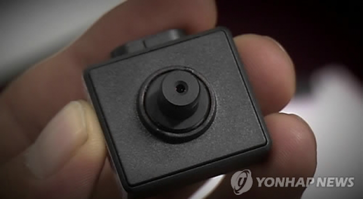 Effectiveness of detectors to find spy cameras in doubt