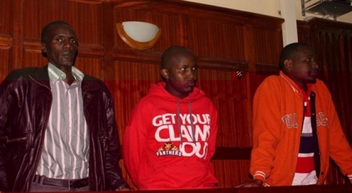 케냐법원, '미니스커트' 女승객 옷 벗긴 버스 기사 등 사형 선고
