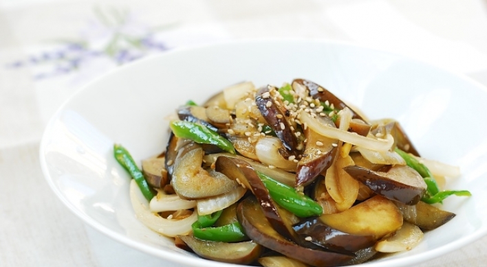 [Home Cooking] Gaji bokkeum (stir-fried eggplants)