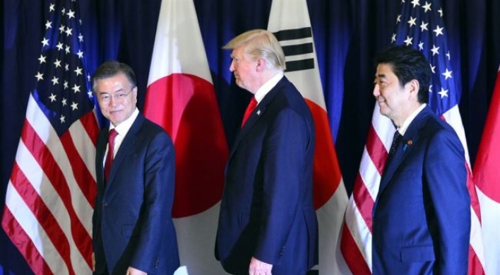 Leaders of Korea, US, Japan to hold trilateral summit next week