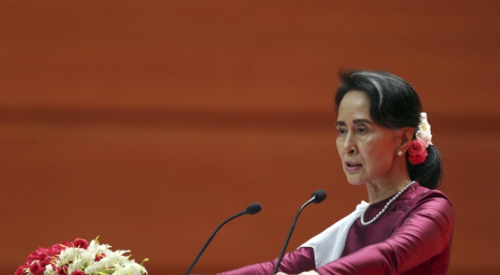 Suu Kyi rebuffs foreign criticism of Rohingya crisis