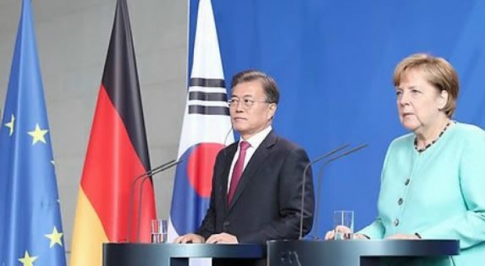 Korean president congratulates German chancellor on election outcome