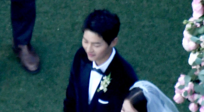 [Video] Big day: Song Joong-ki, Song Hye-kyo wed in private ceremony