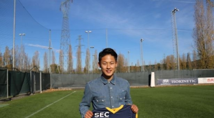 Korean footballer eyes starting spot at Italian club, nat'l team selection
