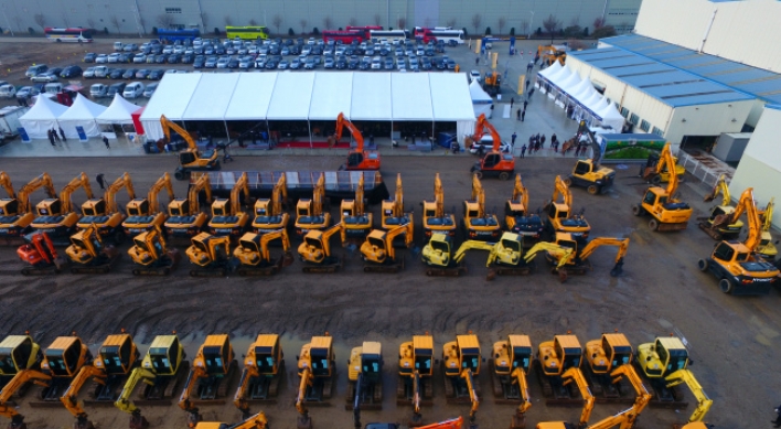 Hyundai holds its first construction equipment auction in Korea