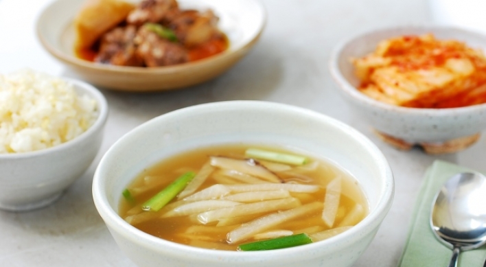 [Korean Bapsang] Mu doenjang guk (Radish soybean paste soup)