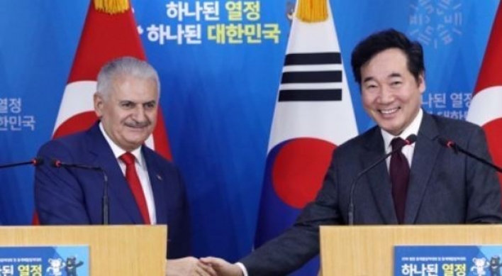 Turkish PM promises to support Korean companies as if they're domestic firms