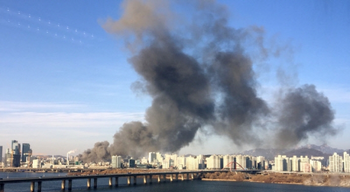 Fire breaks out in western Seoul