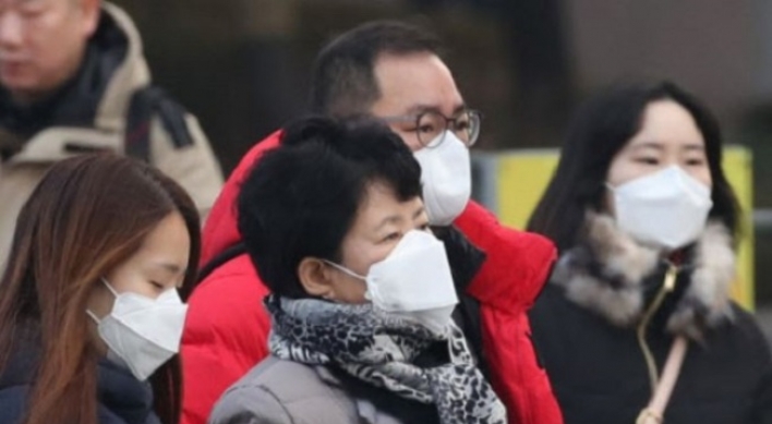 Foreigners unsure how to respond to dangerous air pollution