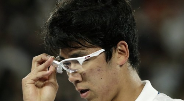 [Newsmaker] S. Korean sensation Chung Hyeon bows to Roger Federer at Australian Open