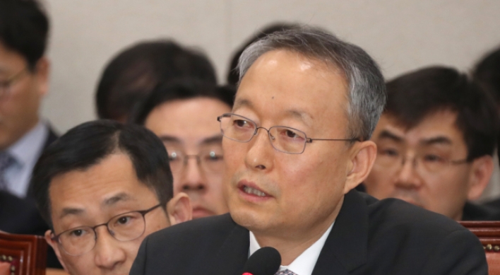 Korea demands long-term commitment, transparent management from GM