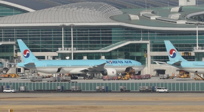 Minor collision of Korean Air plane delays departure