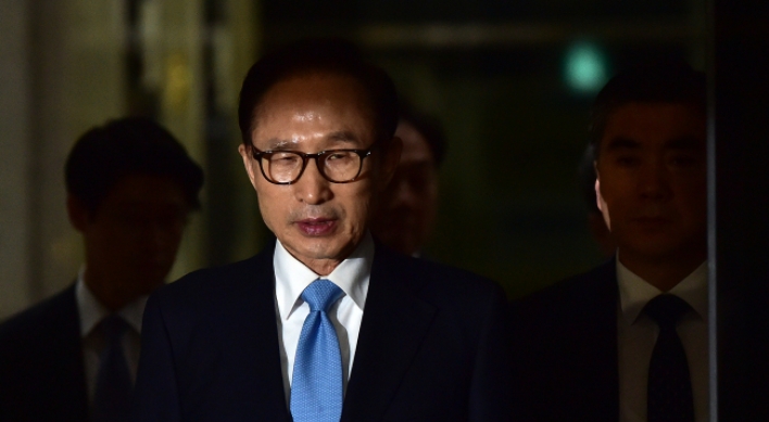 Arrest warrant sought for ex-President Lee Myung-bak