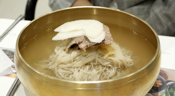 [Video] New generation of naengmyeon makers rises in stronghold of masters