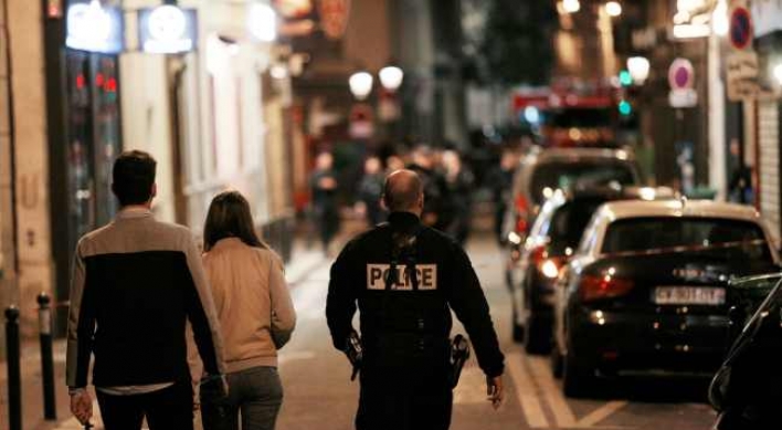 [Newsmaker] Terror probe launched after deadly Paris knife attack