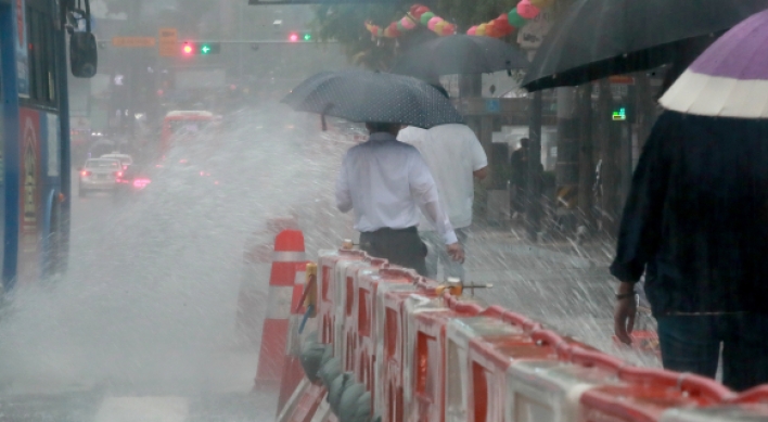 [Photo News] Heavy rains pound Seoul