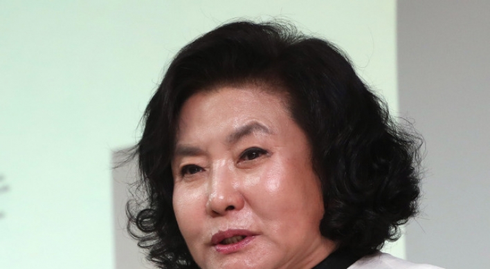Famed hanbok designer Lee Young-hee dies at 82