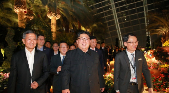 [US-NK Summit] What Kim Jong-un’s nighttime tour in Singapore means