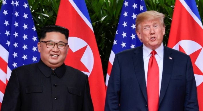 [US-NK Summit] Alone time: Trump, Kim Jong-un ditch aides to meet 1 on 1