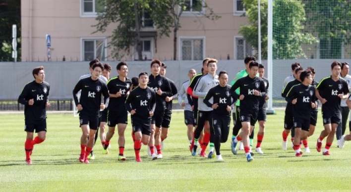 S. Korea open 1st training in Russia in front of supporters