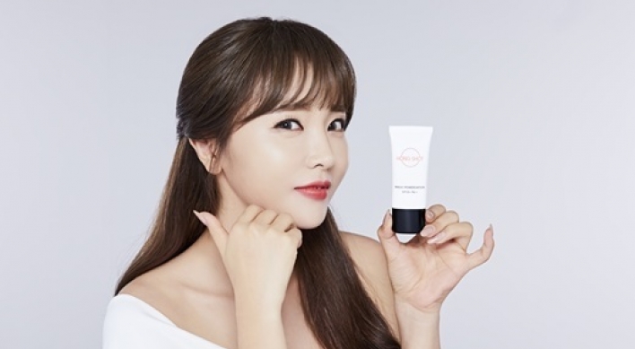 Hong Jin-young sells own brand out via home shopping