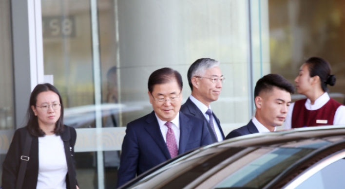 Moon's envoy visits China to brief on NK visit outcome