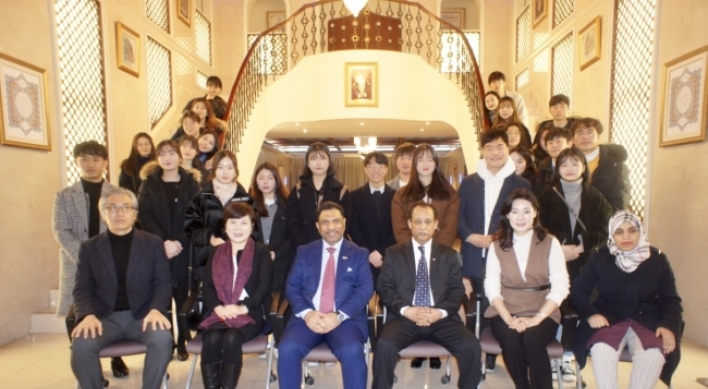 Omani Embassy introduces rich heritage to students