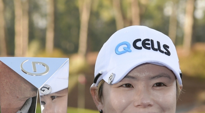Korean Ji Eun-hee wins LPGA season opener