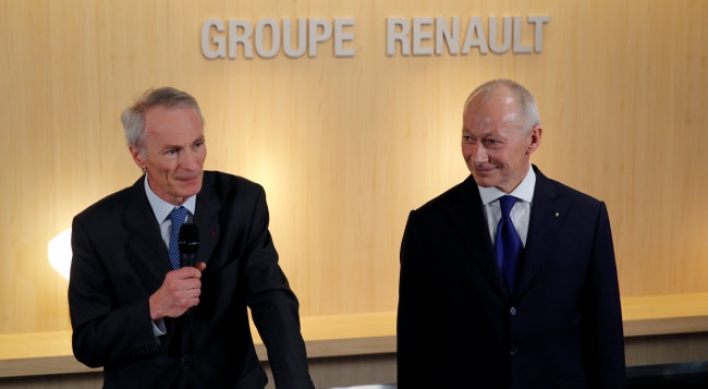 Renault names Bollore CEO, Senard chairman: statement