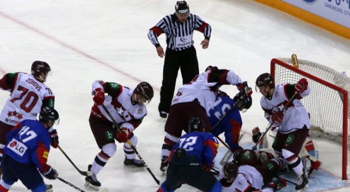 Host S. Korea falls to Latvia to open men's hockey tournament