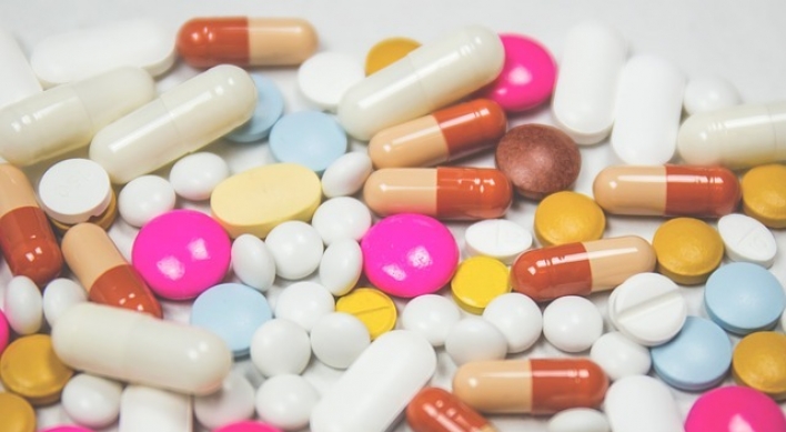 Pharma wholesalers seek to resolve refund dilemma