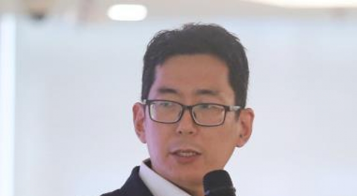 SK hynix launches data research lab, hires scientist for smart chipmaking
