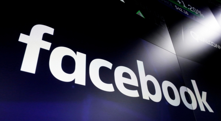 Outage hits Facebook services worldwide