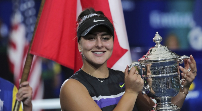 Teen Andreescu topples record-chasing Serena in US Open final