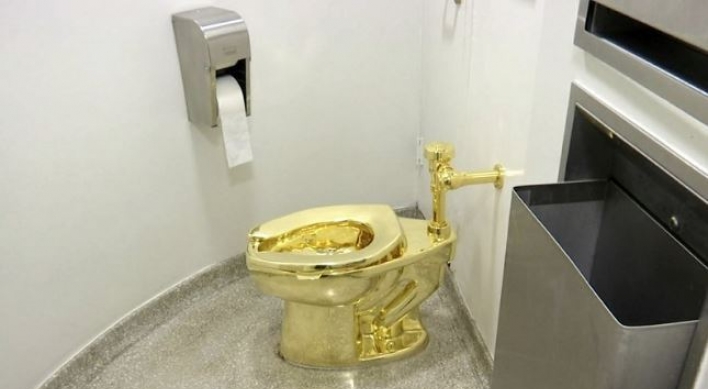 Solid gold toilet stolen from Winston Churchill's birthplace